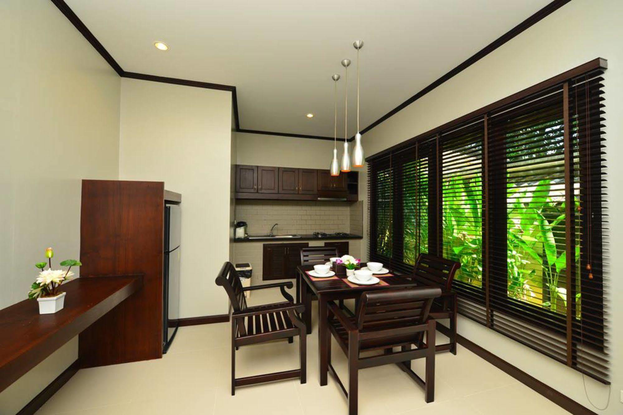 Vila Naiharn Garden